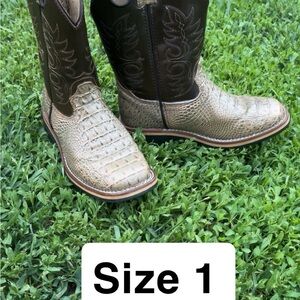 Two-Tone Western Leather Boots with Textured Design